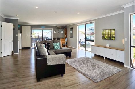 Photo of property in 40 Pukehina Parade, Pukehina, Te Puke, 3189