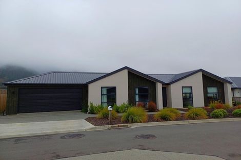 Photo of property in 33 Huntaway Close, Stoke, Nelson, 7011