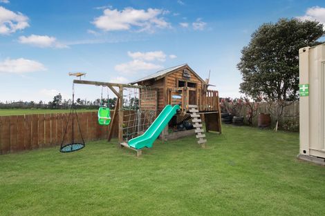 Photo of property in 37 Village Way, Ardmore, Papakura, 2582