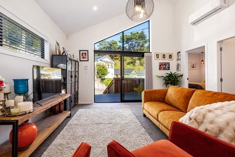 Photo of property in 51 Jackson Street, Island Bay, Wellington, 6023