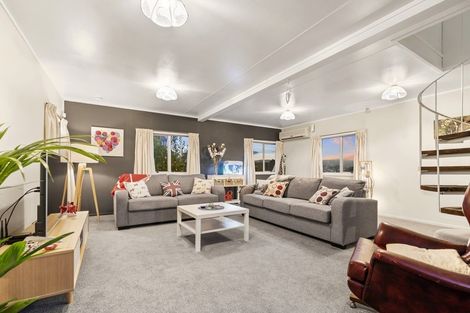 Photo of property in 10 Savoy Road, Glen Eden, Auckland, 0602