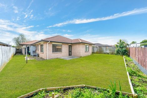 Photo of property in 16 Maadi Place, Papakura, 2110