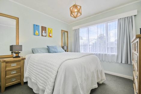 Photo of property in 20 Peachgrove Road, Te Atatu Peninsula, Auckland, 0610