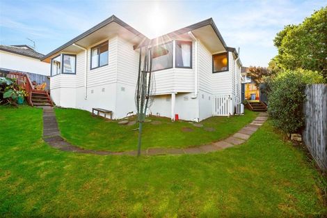 Photo of property in 41a Luckens Road, West Harbour, Auckland, 0618