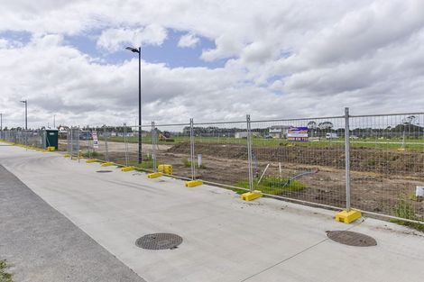 Photo of property in 21 Irving Place, Hobsonville, Auckland, 0616