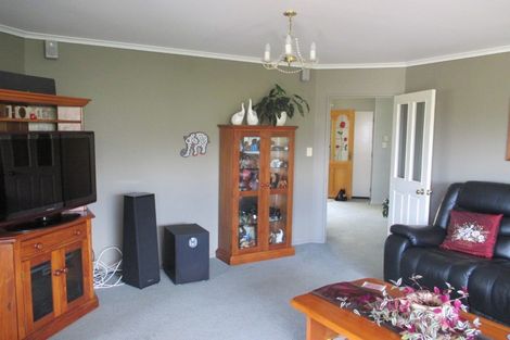 Photo of property in 19 Greenwood Place, Fitzherbert, Palmerston North, 4410