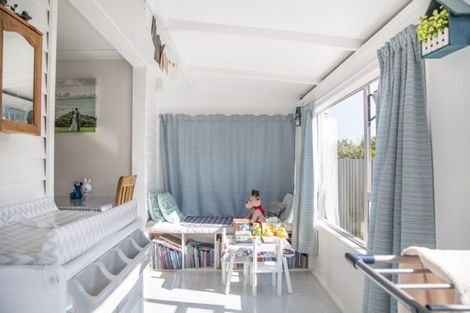 Photo of property in 43 Strid Road, Te Atatu South, Auckland, 0610