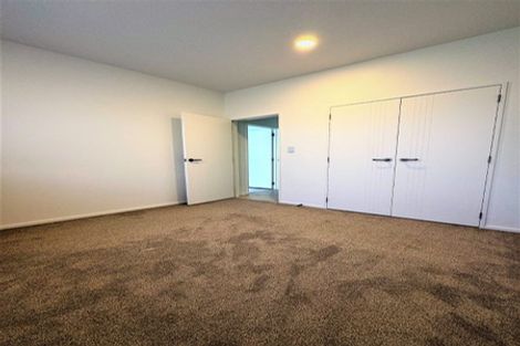 Photo of property in 12 William Calvert Drive, Swanson, Auckland, 0614