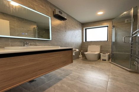 Photo of property in 8d Blyton Lane, Pakuranga Heights, Auckland, 2010