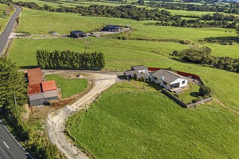 Photo of property in 1382 Carrington Road, Hurworth, New Plymouth, 4371