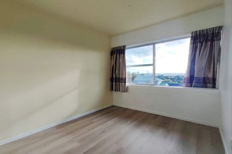 Photo of property in 2/352 Glenfield Road, Glenfield, Auckland, 0629