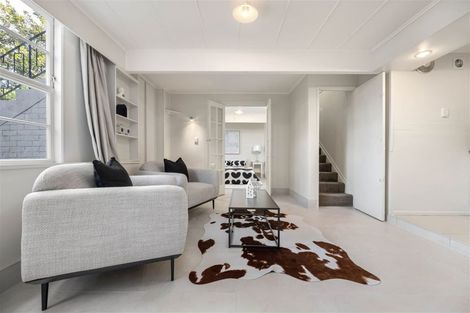 Photo of property in 14 Sovereign Place, Glenfield, Auckland, 0629