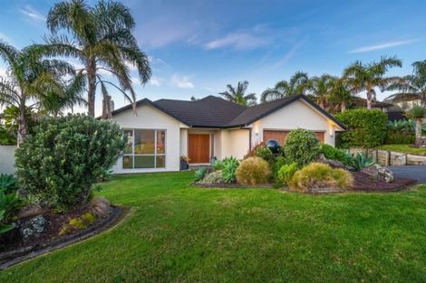 Photo of property in 160 Kittiwake Drive, Schnapper Rock, Auckland, 0632