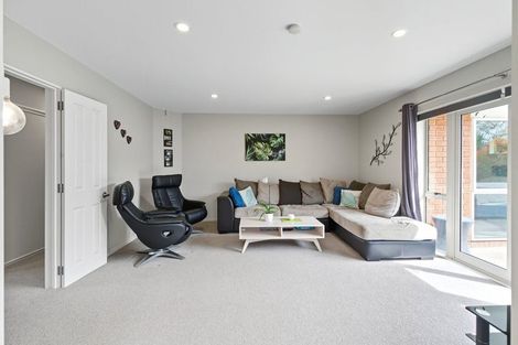 Photo of property in 21 Blowers Place, Halswell, Christchurch, 8025