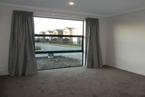 Photo of property in 48 Miromiro Street, Broomfield, Christchurch, 8042