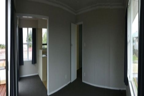 Photo of property in 33 School Road, Te Atatu South, Auckland, 0610