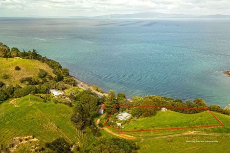 Photo of property in 1090 Thames Coast Sh25 Road, Kereta, Thames, 3575