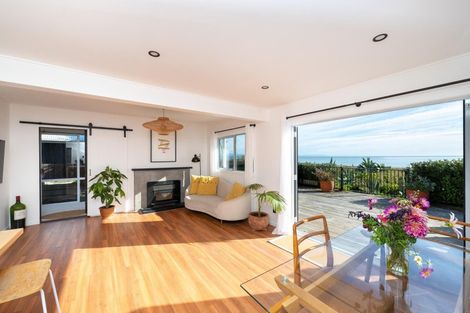 Photo of property in 225 Clifton Road, Te Awanga, 4102