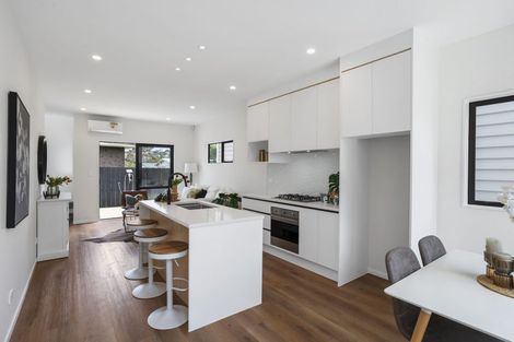 Photo of property in 21b Pipitea Place, Massey, Auckland, 0614