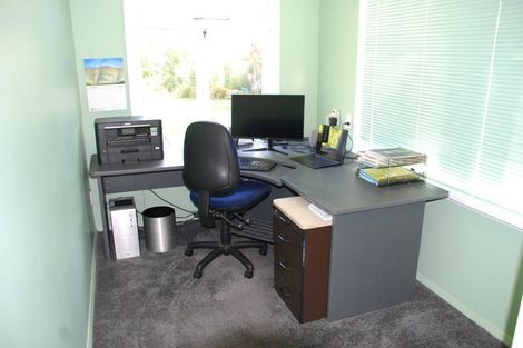 Photo of property in 41a Cambridge Terrace, Masterton, 5810