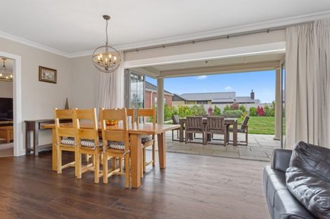 Photo of property in 121 Saint Kilda Road, Cambridge, 3434