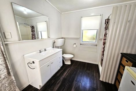Photo of property in 13 Kowhai Street, Kaka Point, 9271