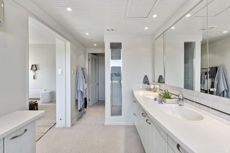 Photo of property in Beauport Apartments, 30u2 The Crescent, Roseneath, Wellington, 6011