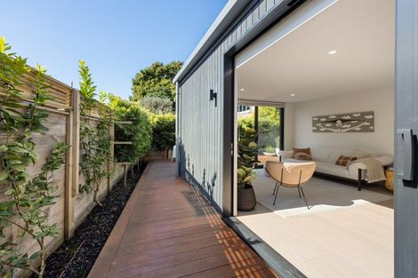Photo of property in 23u3 Strowan Avenue, Fairfield, Hamilton, 3214