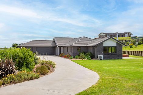 Photo of property in 14 Oakridge Place, Morrinsville, 3375