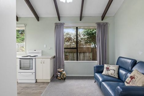 Photo of property in 6 Malabar Crescent, Broomfield, Christchurch, 8042