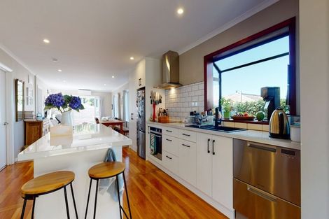 Photo of property in 140 Severn Street, Island Bay, Wellington, 6023