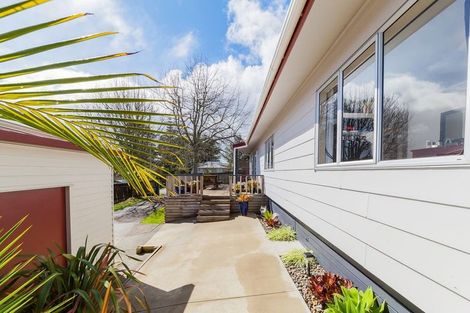 Photo of property in 18 Garton Drive, Massey, Auckland, 0614
