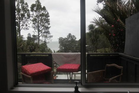 Photo of property in 128 Otitori Bay Road, Titirangi, Auckland, 0604