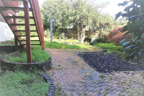 Photo of property in 2/31 Mountbatten Avenue, Hillcrest, Auckland, 0627