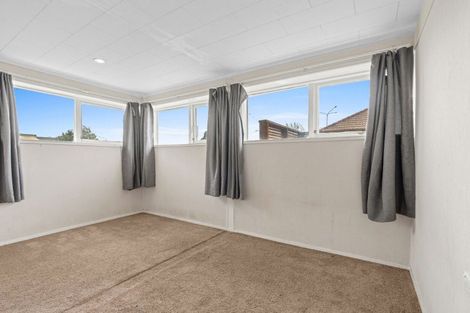 Photo of property in 76 Cambridge Street, Levin, 5510