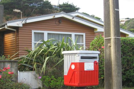 Photo of property in 36 Happy Valley Road, Owhiro Bay, Wellington, 6023