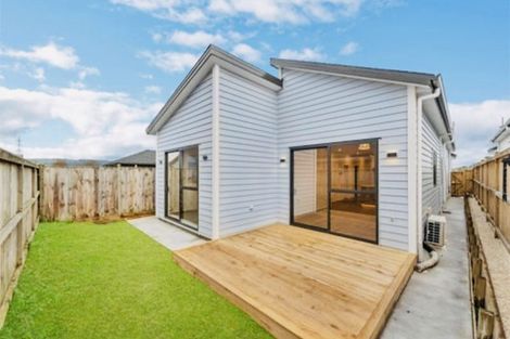 Photo of property in 11 Cronshaw Road, Karaka, Papakura, 2113