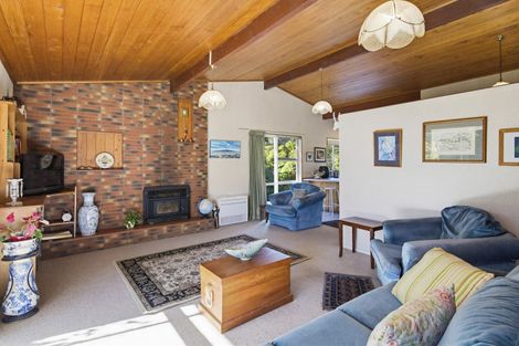 Photo of property in 594 Waitohu Valley Road, Manakau, Otaki, 5583