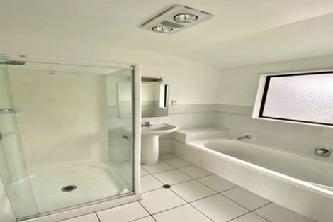 Photo of property in 11 Sumich Place, West Harbour, Auckland, 0618