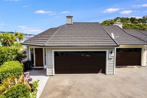 Photo of property in 11 Curnow Way, Kaiwharawhara, Wellington, 6035