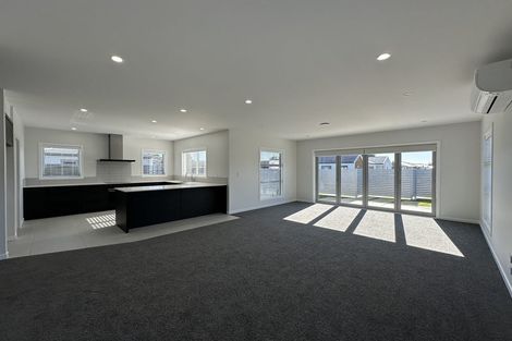 Photo of property in 6 George Yee Place, Taradale, 4112