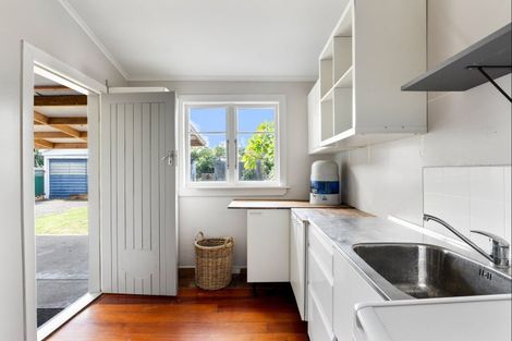 Photo of property in 11 Walsh Street, Mangapapa, Gisborne, 4010