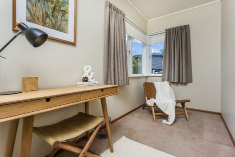 Photo of property in 64 Eskdale Road, Birkdale, Auckland, 0626