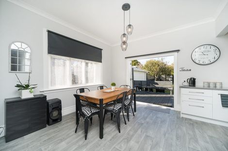 Photo of property in 38 Argyle Avenue, Takaro, Palmerston North, 4410