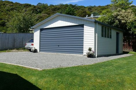 Photo of property in 6 Manurewa Grove, Wainuiomata, Lower Hutt, 5014