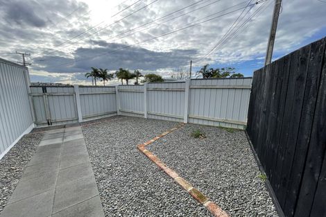 Photo of property in 31 Exmouth Road, Northcote, Auckland, 0627
