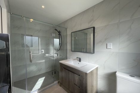 Photo of property in 13a Tenbless Court, Unsworth Heights, Auckland, 0632