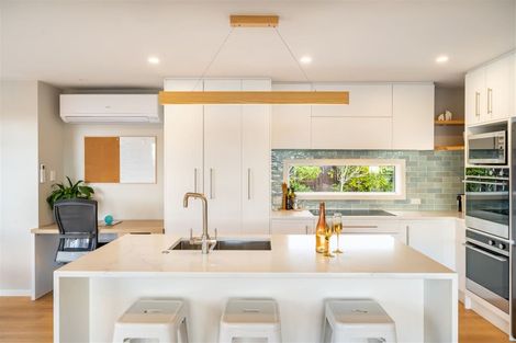 Photo of property in 86 Mercury Way, Whitby, Porirua, 5024