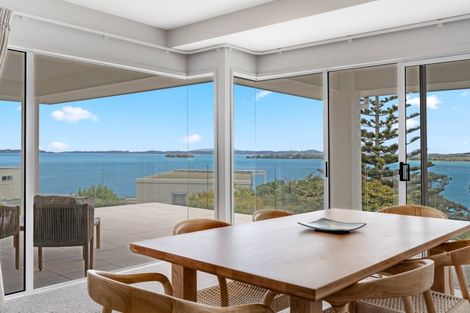 Photo of property in 1/121 Pah Road, Cockle Bay, Auckland, 2014