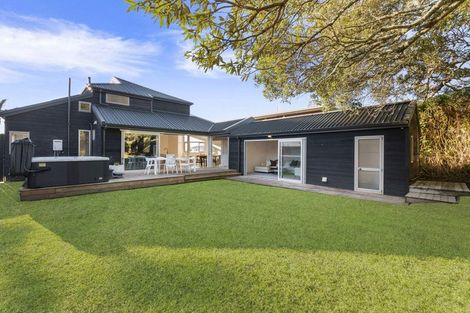 Photo of property in 3 Rewiti Avenue, Takapuna, Auckland, 0622